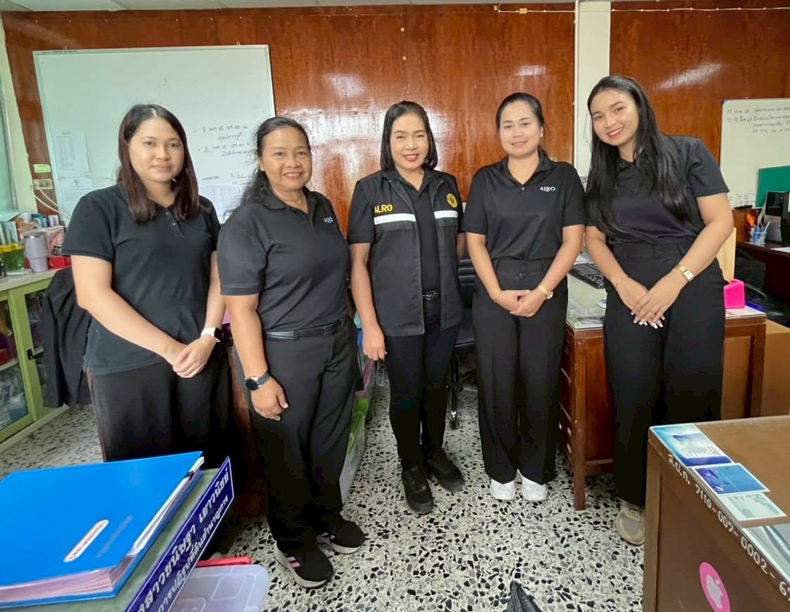 title - ผู้ตรวจราชการ ส.ป.ก. ประชุมติดตามผลการดำเนินงานตามแผนการตรวจราชการ ของ ส.ป.ก. ประจำปีงบประมาณ พ.ศ. 2569 รอบที่ 1 พร้อมลงพื้นที่มอบกิ่งพันธุ์โกโก้คุณภาพดีจำนวน 3,000 ต้น ณ จังหวัดชุมพร